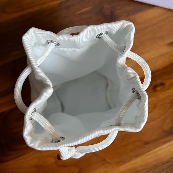 Dior White Bucket Bag, NEW - Picture 7 of 13